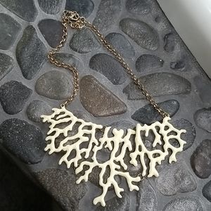 Gorgeous coral style necklace, perfect for summer!